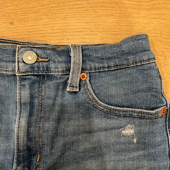 Levi’s High Rise Flexible Stretch Shorts Size 26 in Blue - Picture 2 of 5